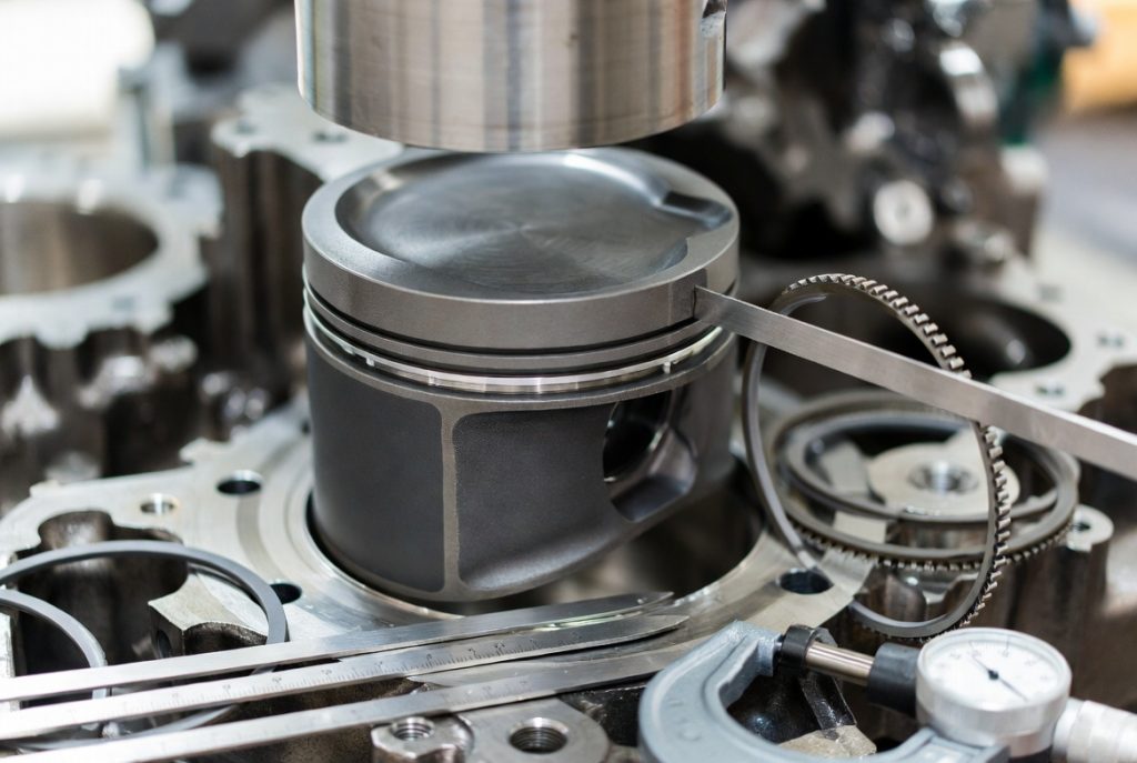 Зазоры в замках колец и тепловой зазор поршень–цилиндр: цифры, которые решают всё